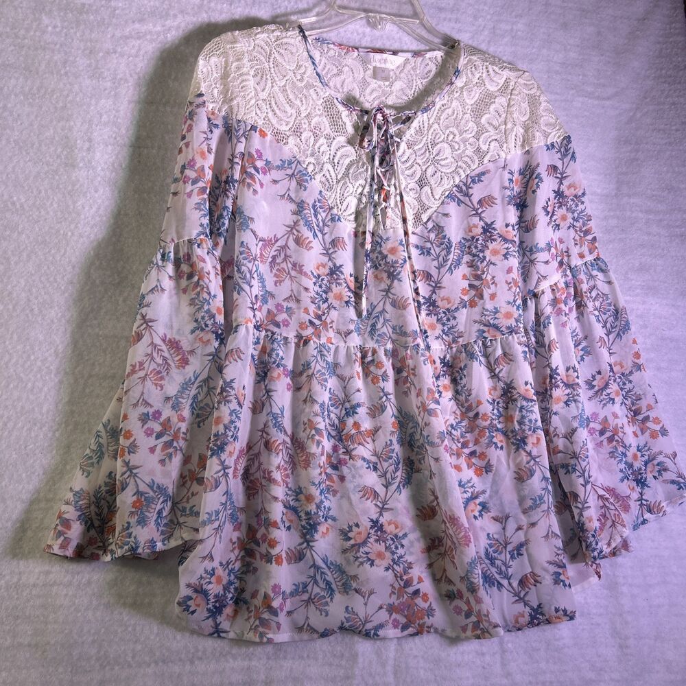 Decree blouse size Med Lace and flowers Multicolored flowy Long Sleeve Country